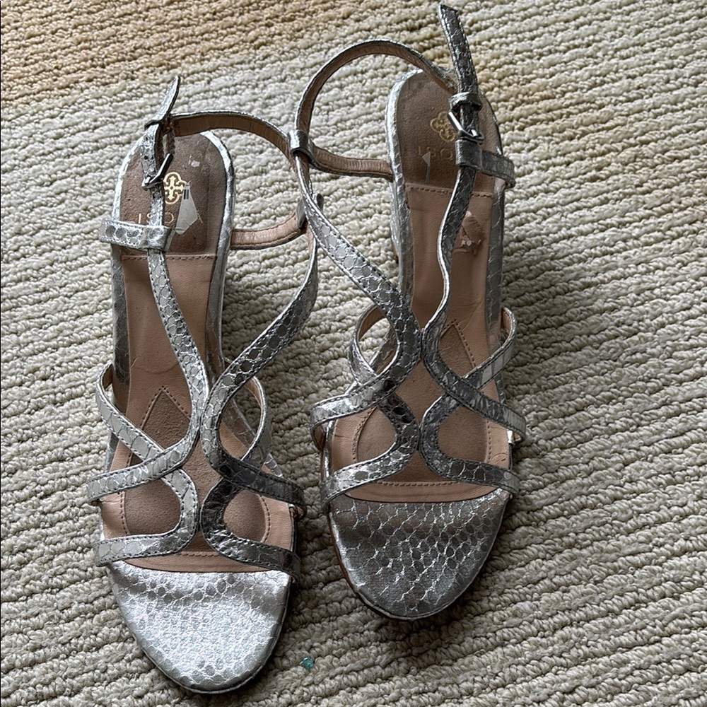 Isola Silver Sandals with Strappy Design